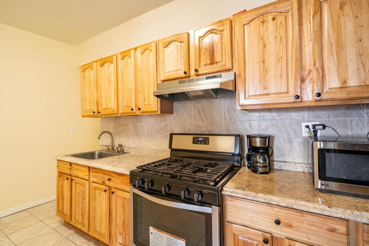 Empire Blvd Guest House Ню Йорк Екстериор снимка