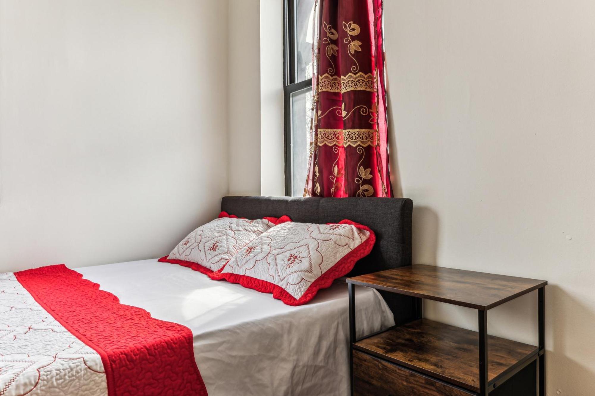 Empire Blvd Guest House Ню Йорк Екстериор снимка